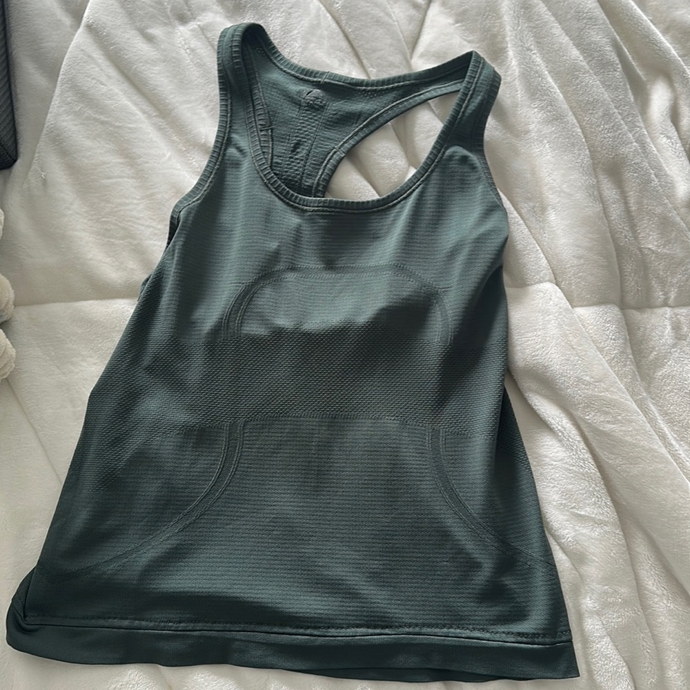 Lululemon green tank size 6